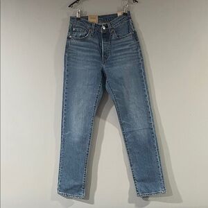 Levi's Women's Straight Leg Jeans in Classic Blue Size 24/30